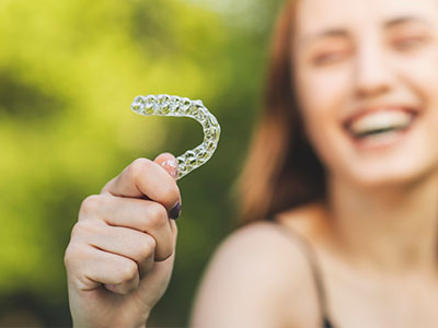 Wellwood Family Dentistry | Extractions, Emergency Treatment and Veneers